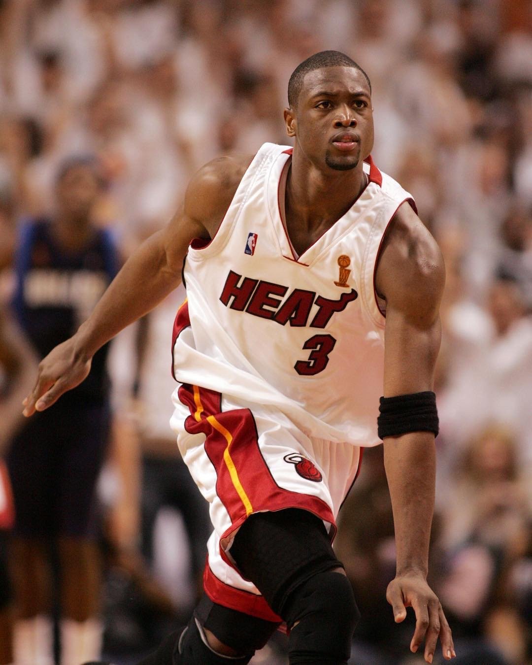 2025巴西球队战南解13：红黑击败大绿，夺队史第四冠（2025巴西球队征战南解13：红黑力克大绿，问鼎队史第4冠）