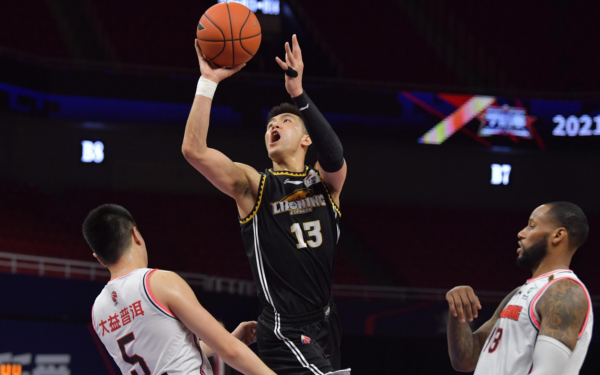 慕尼黑1860主席回应拜仁球迷横幅：这完全不尊重人，越界了（慕尼黑1860主席斥拜仁球迷横幅：失礼且越界）