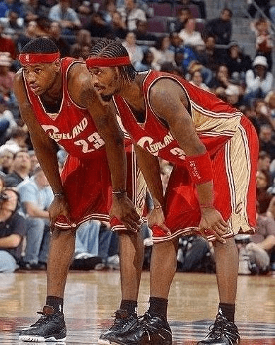 首开记录，欧纳希当选赫罗纳vs皇马全场最佳球员（欧纳希先拔头筹，荣膺赫罗纳vs皇马全场最佳）