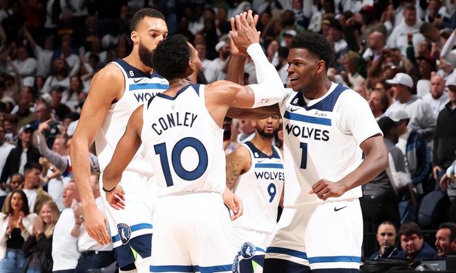 记者：450万+奖金已不足以续约伊尔迪兹；尤文对球员估价上亿（记者称450万年薪加奖金已难续约伊尔迪兹，尤文对其估值已破亿）