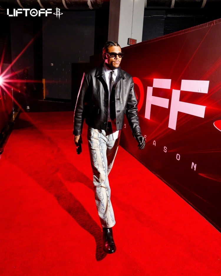 FM26逆天Bug，外场球员“闪现”至门前挡出对方主罚的点球（FM26爆出离谱Bug：外场球员瞬移到门前封堵对方点球）